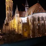 Delux Castle Buda Deluxe Apartment